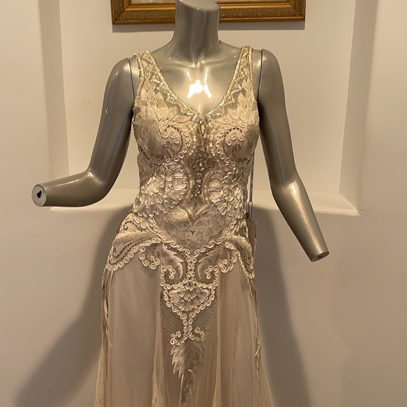 Sue Wong Nocturne Formal Beaded Ivory Gown Size 4 - Picture 2 of 15